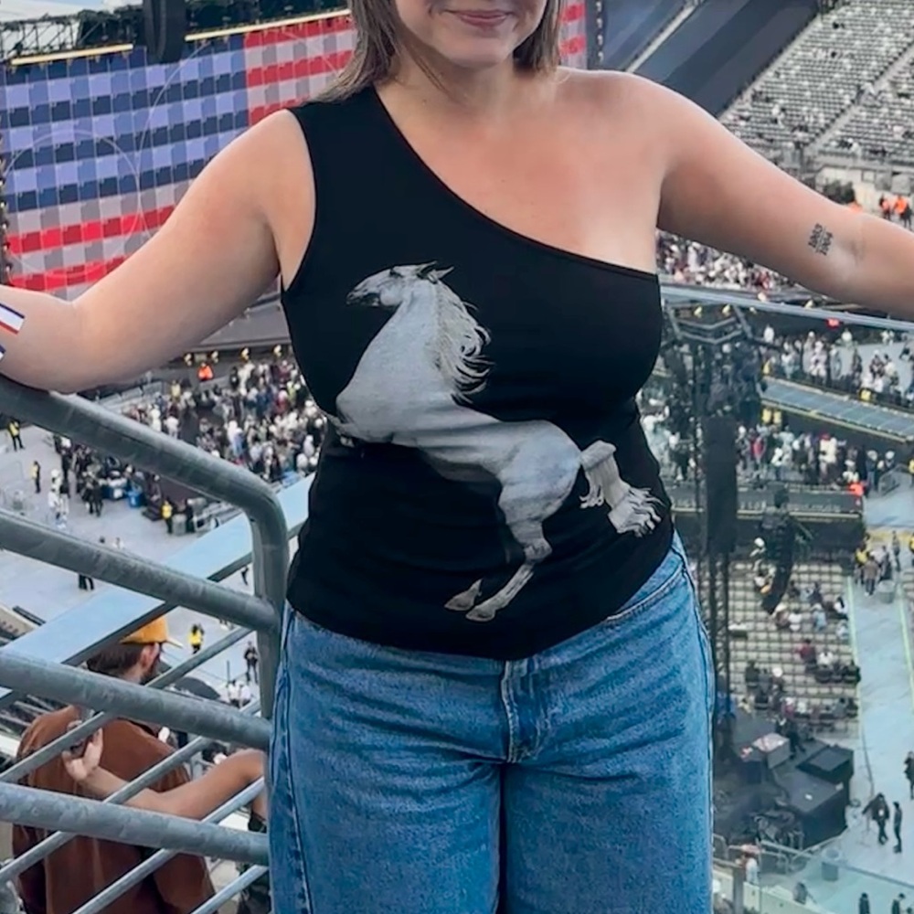 TYLER MCGILLIVARY | One Shoulder Horse Graphic Top | Size M